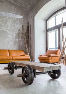 Rekonstrukce industriálního nebytového prostoru na showroom s nábytkem a architektonický ateliér