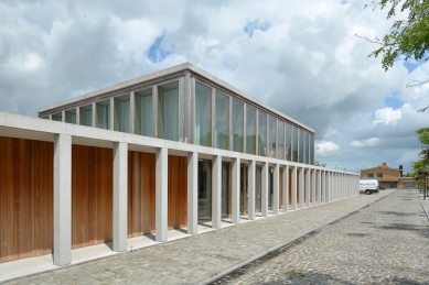 Stationshuis Community Centre - foto: Petr Šmídek, 2016