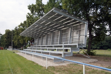 Tribuna fotbalového hřiště T.J. Sokol Záryby - foto: archiv caraa.cz