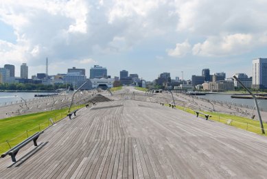 Mezinárodní přístavní terminál Yokohama - foto: Petr Šmídek, 2012