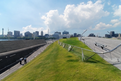 Mezinárodní přístavní terminál Yokohama - foto: Petr Šmídek, 2012