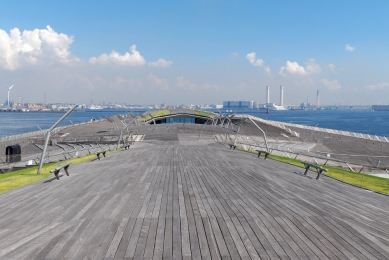 Mezinárodní přístavní terminál Yokohama - foto: Petr Šmídek, 2012