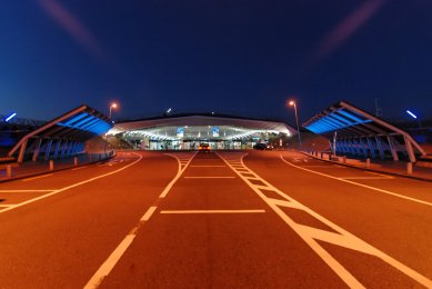 Mezinárodní přístavní terminál Yokohama - foto: Petr Šmídek, 2012