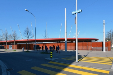 Atletický a fotbalový stadion Letzigrund - foto: Petr Šmídek, 2015