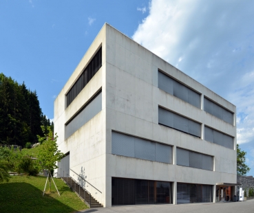 Primary school in Doren - foto: Petr Šmídek, 2015