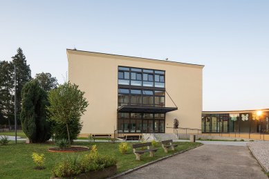 Elementary School in Mukařov - foto: Lukáš Žentel