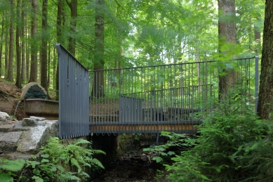 Lávka ke studánce - foto: Tomáš Dohnálek