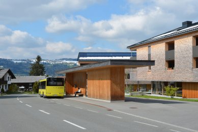 Centrální autobusová zastávka Krumbach - foto: Petr Šmídek, 2017