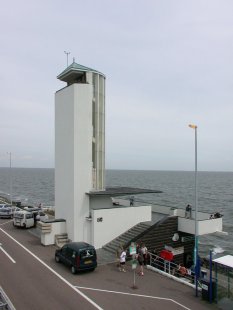 Pomník s rozhlednou Afsluitdijk - foto: Petr Šmídek, 2003