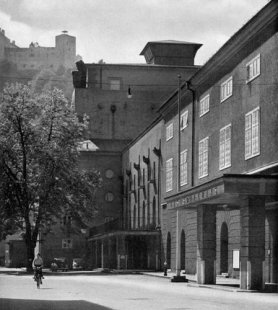 House for Mozart - Fotografie na Holzmeisterovu stavbu z roku 1937