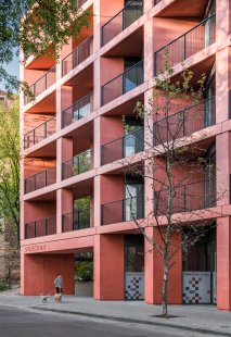 Multifamily building at 4 Sprzeczna street