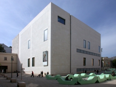 MuseumsQuartier - Leopold Museum - foto: Petr Šmídek, 2005