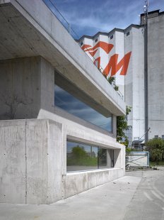 Administrative building in Strančice - foto: Filip Šlapal