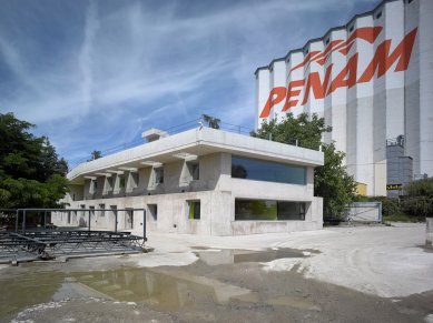 Administrative building in Strančice - foto: Filip Šlapal