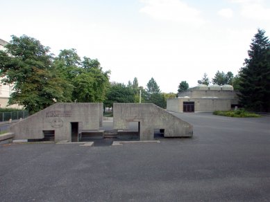 Pedagogická škola Eggenberg - foto: Petr Šmídek, 2006