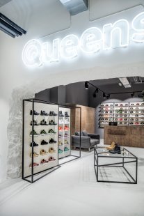 Queens Flagship Store Praha - foto: Martin Chum