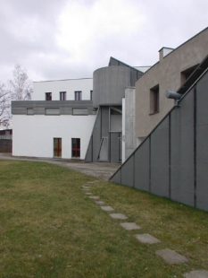 Škola Heinz-Galinski - foto: Petr Šmídek, 2002