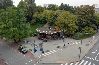 Vlaková zastávka Varšava-Powiśle - foto: Petr Šmídek, 2013