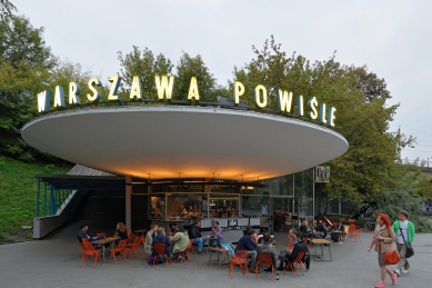 Vlaková zastávka Varšava-Powiśle - foto: Petr Šmídek, 2013