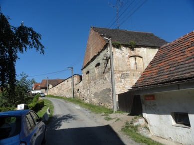 Adjustment of the farmyard Bukovec for housing - Photograph of the original state - foto: projectstudio8