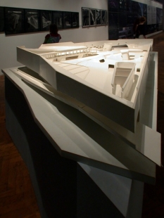 Phaeno Science Center - Photograph of the model from the Vienna exhibition Ice-Storm - foto: Petr Šmídek, 2003