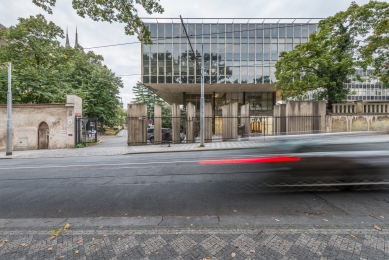 Center for Architecture and Metropolitan Planning - Pohled z Vyšehradské ulice - foto: Benedikt Markel