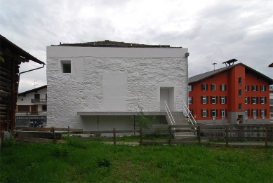 Das gelbe Haus - foto: Petr Šmídek, 2008