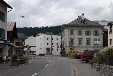 Das gelbe Haus - foto: Petr Šmídek, 2008