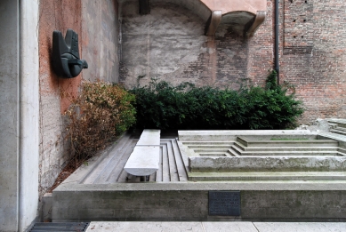 Vstup do benátské fakulty architektury - foto: Petr Šmídek, 2012