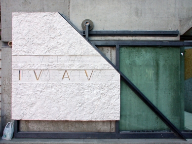 Entrance to the Architectural faculty of Venice university - foto: Petr Šmídek, 2002