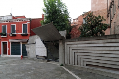 Vstup do benátské fakulty architektury - foto: Petr Šmídek, 2012