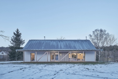 House with a Barn - foto: Peter Fabo