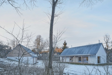 House with a Barn - foto: Peter Fabo