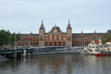 Hlavní vlakové nádraží v Amsterodamu - foto: Petr Šmídek, 2016