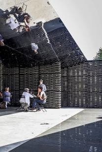 Serpentine Gallery Pavilion 2018 - foto: Lucia Livovská a Marek Vlček