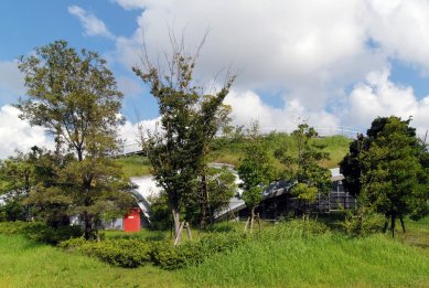 Centrální park ostrovního města Grin Grin  - foto: Petr Šmídek, 2012