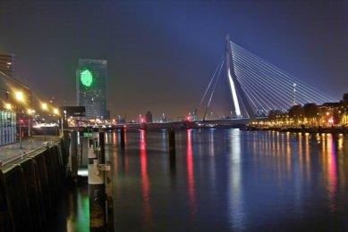 Erasmus Bridge - foto: © Christian Brünig