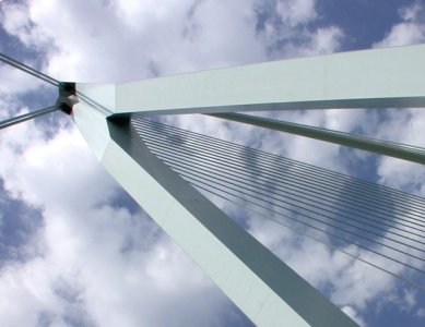 Erasmus Bridge - foto: Petr Šmídek, 2003