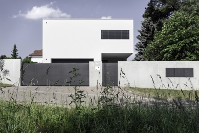 House with a rooftop garden - foto: Roman Mlejnek