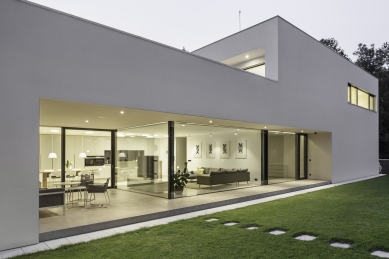 House with a rooftop garden - foto: Roman Mlejnek