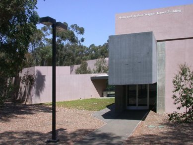 Wagner Dance Facility - foto: Petr Šmídek, 2001