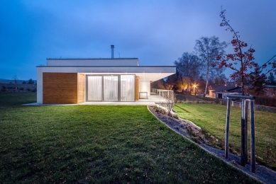 Family House Behind the Tracks - foto: petrkostal.cz