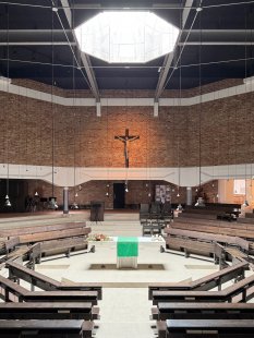 Farní kostel sv. Michala v Leondingu - foto: Petr Šmídek, 2025