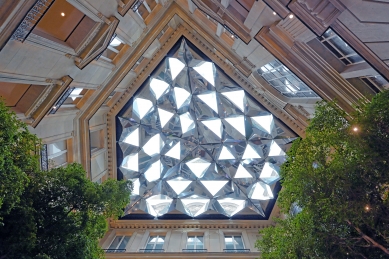 Apple Champs-Élysées  - foto: Petr Šmídek, 2019