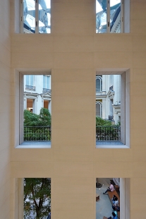 Apple Champs-Élysées - foto: Petr Šmídek, 2019