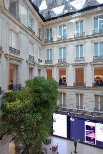 Apple Champs-Élysées - foto: Petr Šmídek, 2019