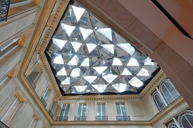 Apple Champs-Élysées  - foto: Petr Šmídek, 2019