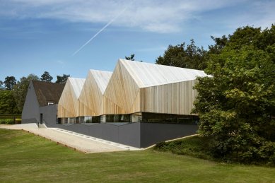 School pool and gym in Beaconsfield - foto: Jack Hobhouse 