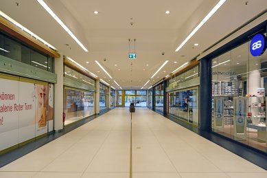 The design of the facade of the Roter Turm department store - foto: Petr Šmídek, 2019