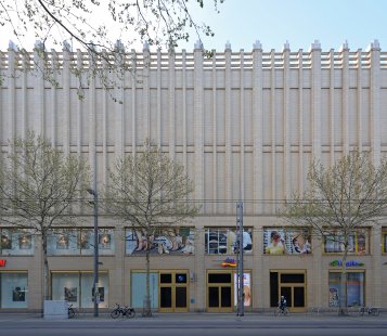 Návrh fasády obchodního domu Roter Turm - foto: Petr Šmídek, 2019
